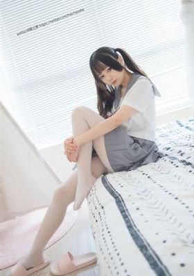 皇上捏住宫女的3P双乳_视频全集